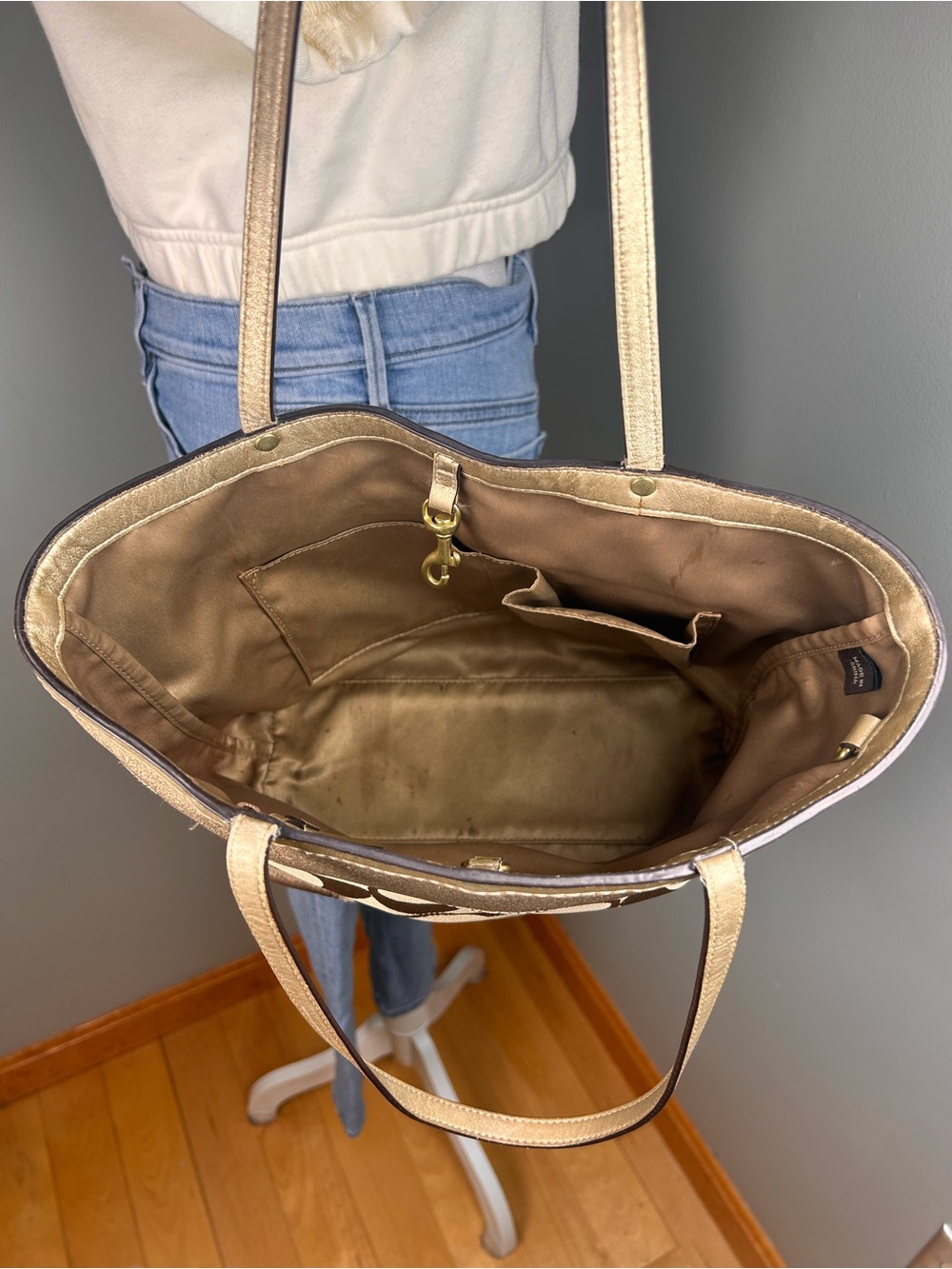 Authentic Coach Vintage Y2K Metallic Floral C's Monogram Tote Bag - Picture 12 of 15